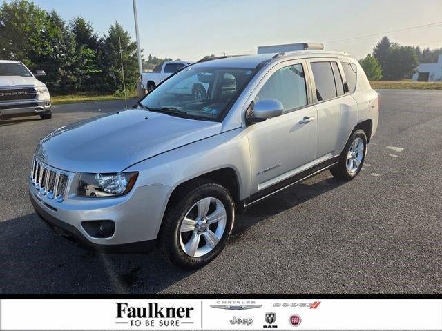 2014 Jeep Compass 4WD 4dr Latitude in Bright Silver Metallic Clearcoat — front three-quarter view