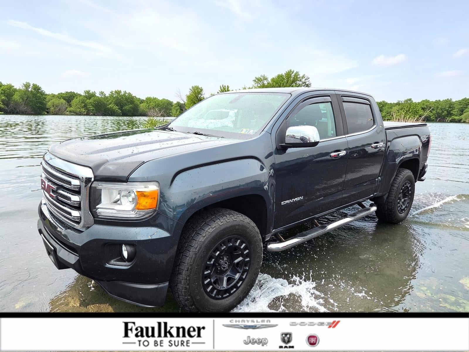 2017 GMC Canyon Crew Cab Short Box 4-Wheel Drive SLE in Dark Slate Metallic — front three-quarter view