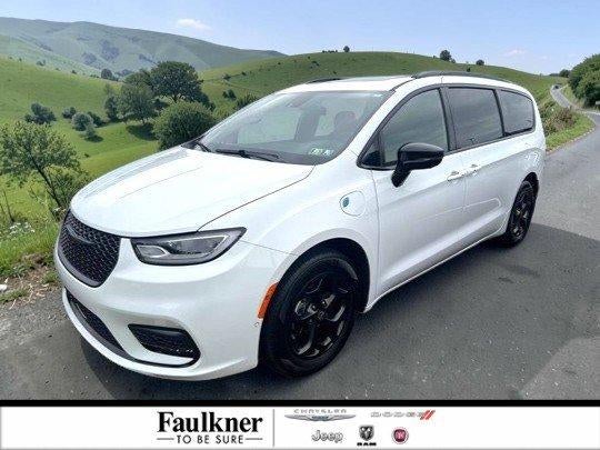 2025 Chrysler Pacifica Hybrid Premium S Appearance Pkg FWD in Bright White Clearcoat — front three-quarter view