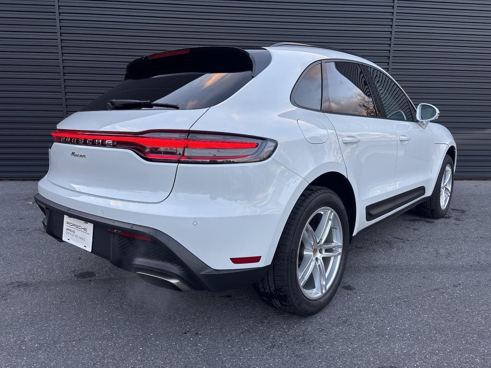 2025 Porsche Macan — detail view